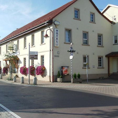 Hotel Garni Zum Adler Gensingen Exterior foto